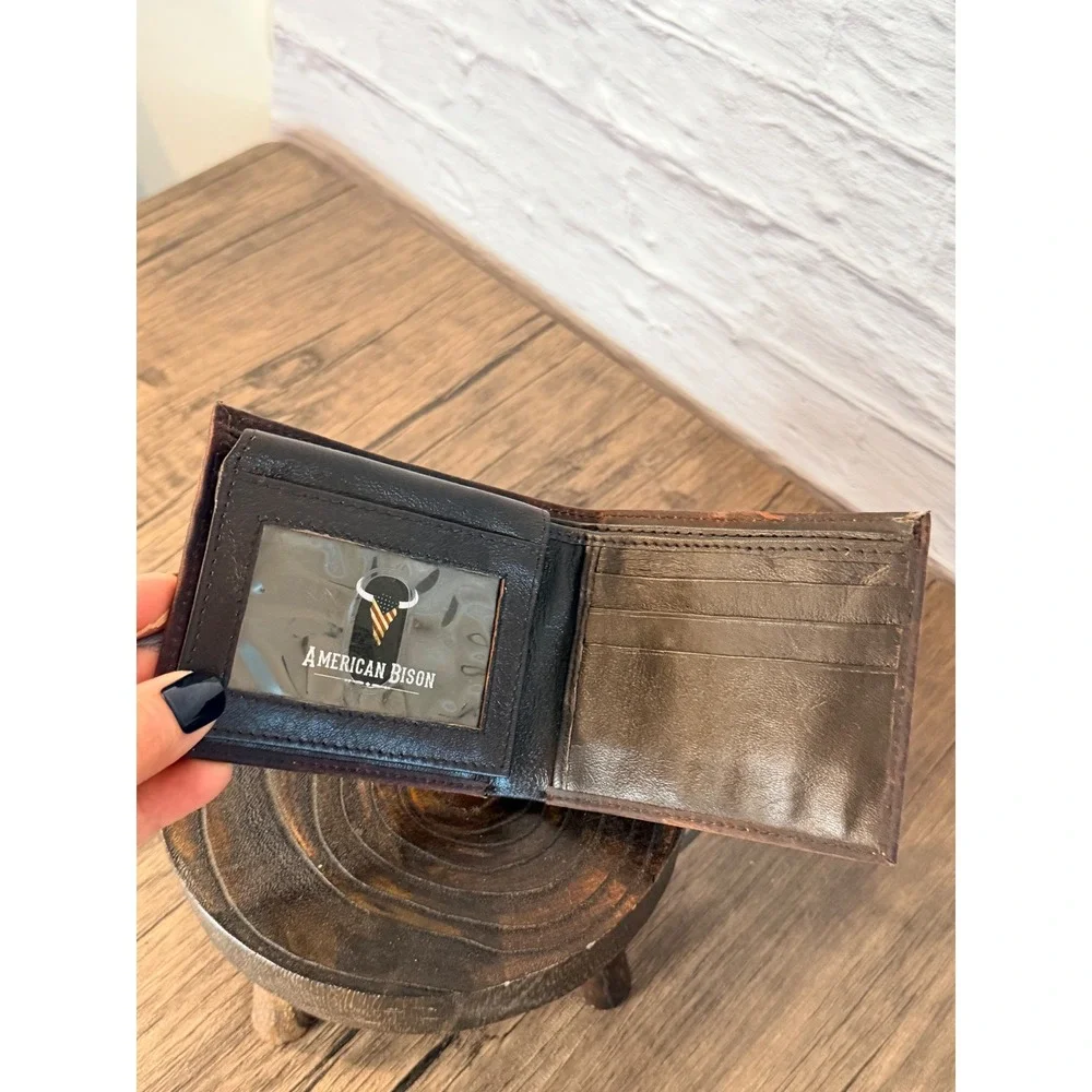 American Bison Mens Brown Distressed Genuine Leather Bifold Wallet with Wood Box